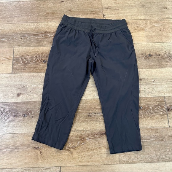 The North Face Women’s Cropped Dark Gray Dri-Fit Pull-On Pants Size XL GUC - Picture 2 of 9